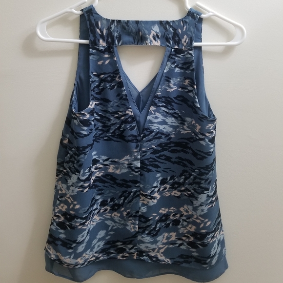 Sleeveless blouse - Picture 2 of 2